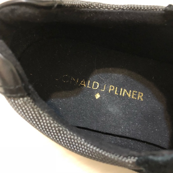 Donald J. Pliner Hanley King Sneakers - Picture 5 of 5